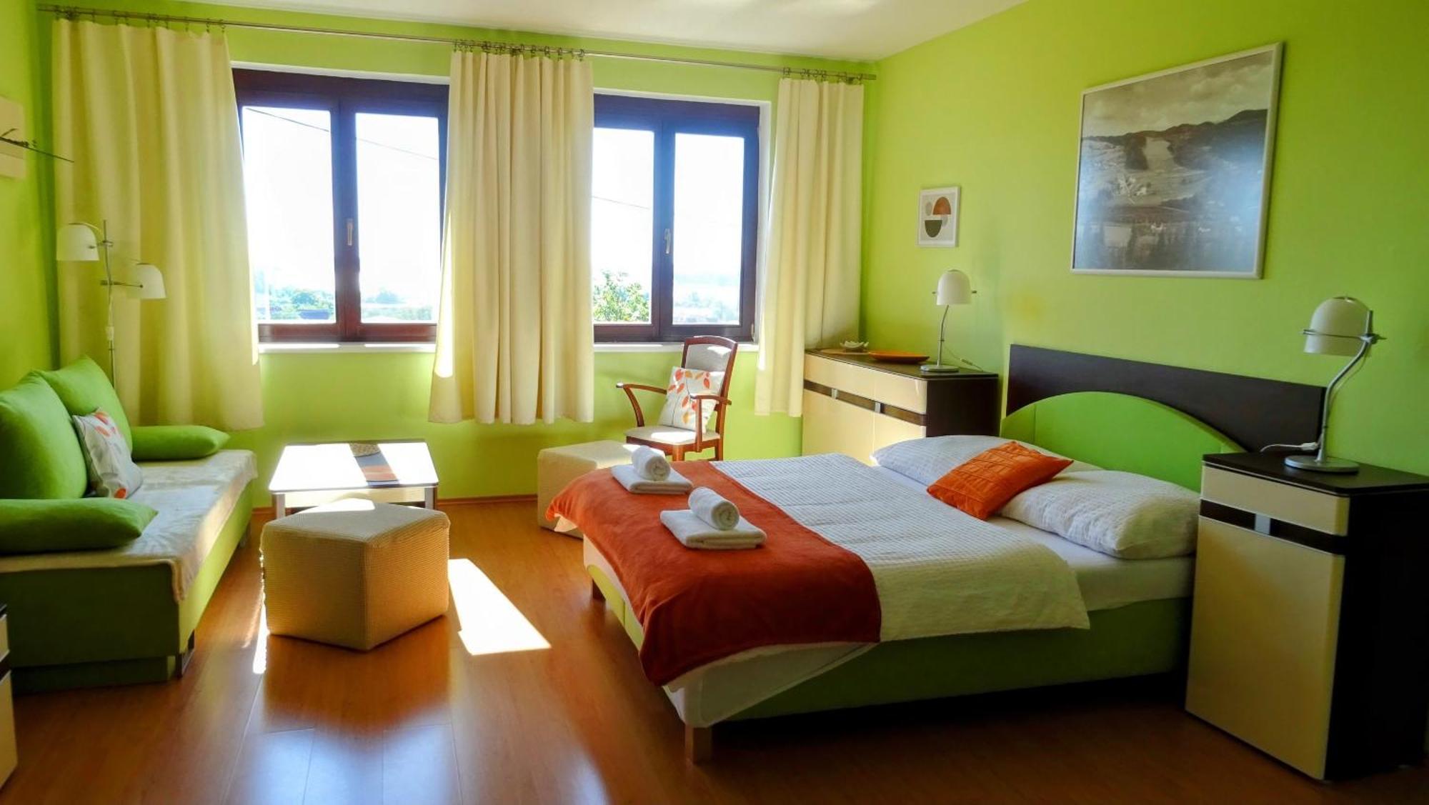 Apartman Nesyt เซดเลซ ภายนอก รูปภาพ